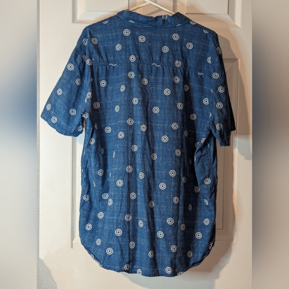 Marvel Captain America a shield Button Down Shut 2XL - Picture 2 of 4